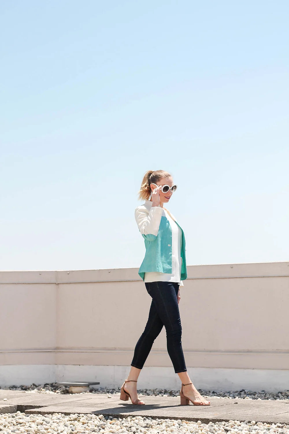 Pearl Aqua with Off-White Yoke