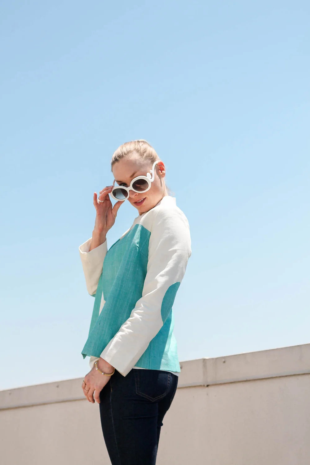 Pearl Aqua with Off-White Yoke